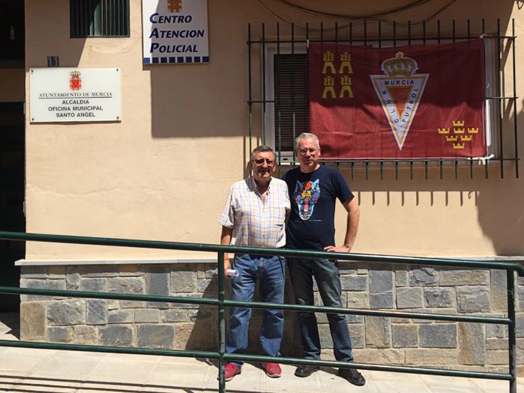 Alcaldía con la bandera del Murcia Fútbol Club