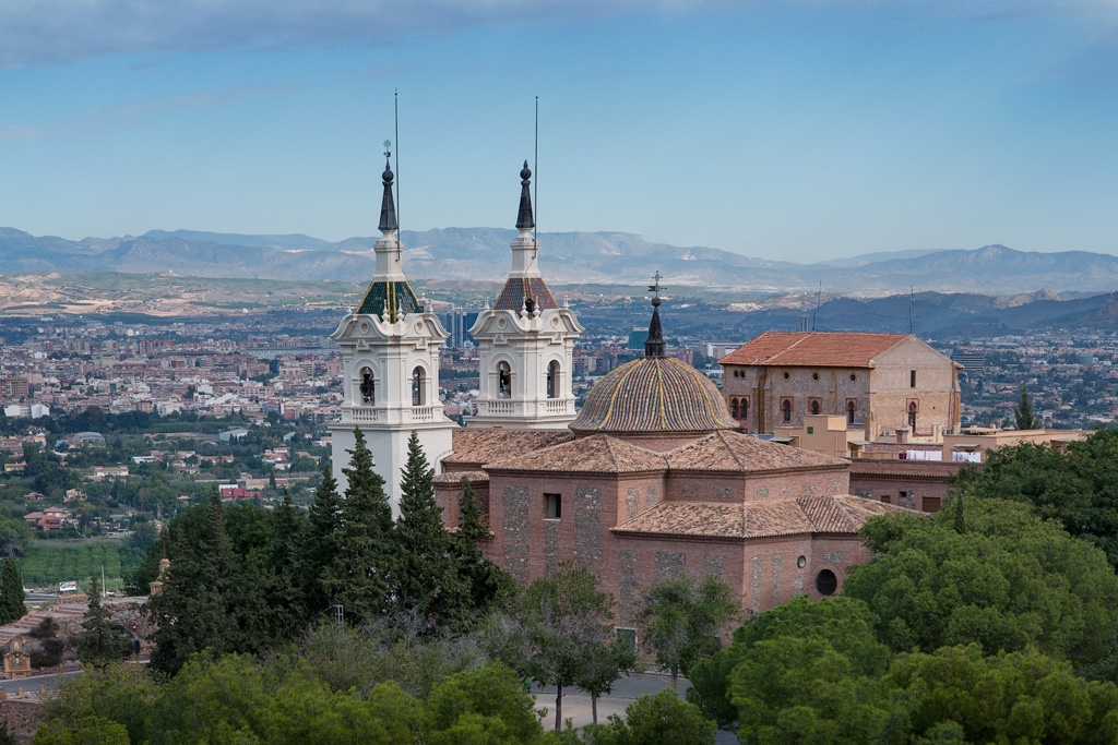 Santuario de la Fuensanta con vista a Murcia