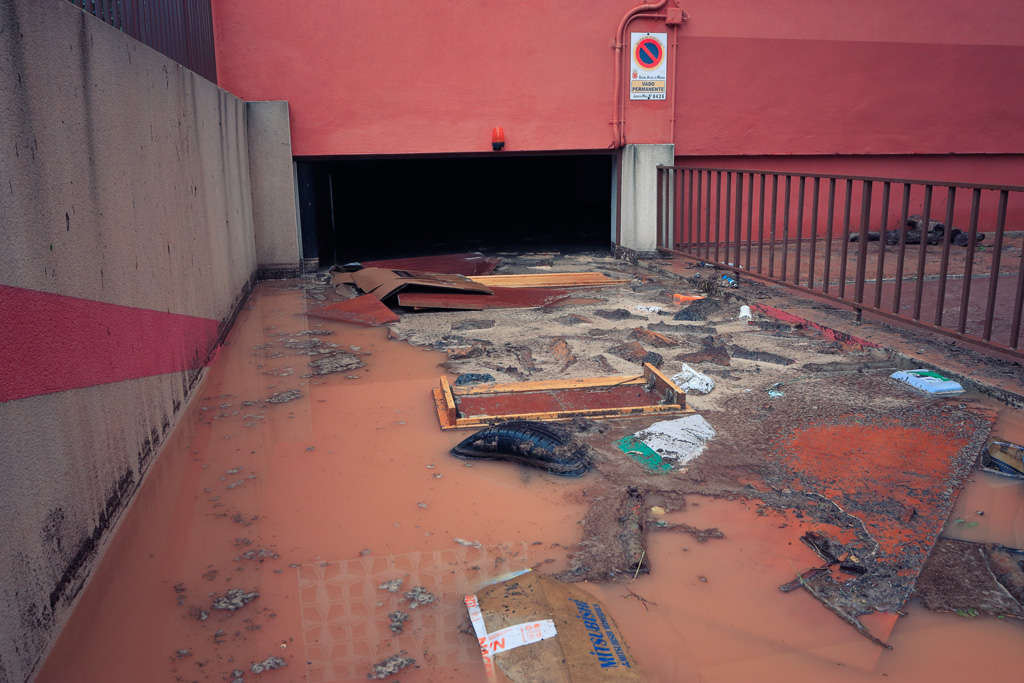 Garage Santo Ángel inundado por la tormenta Dana