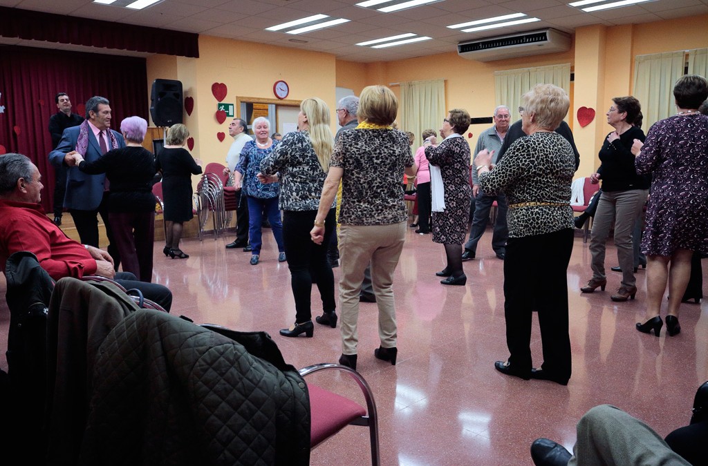 Baile día de enamorados en el Centro de mayores en Santo Ángel