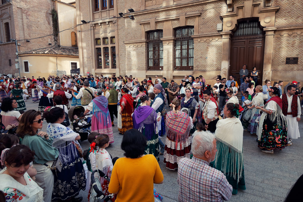 Huertanos en la Plaza Santo Domingo en Murcia