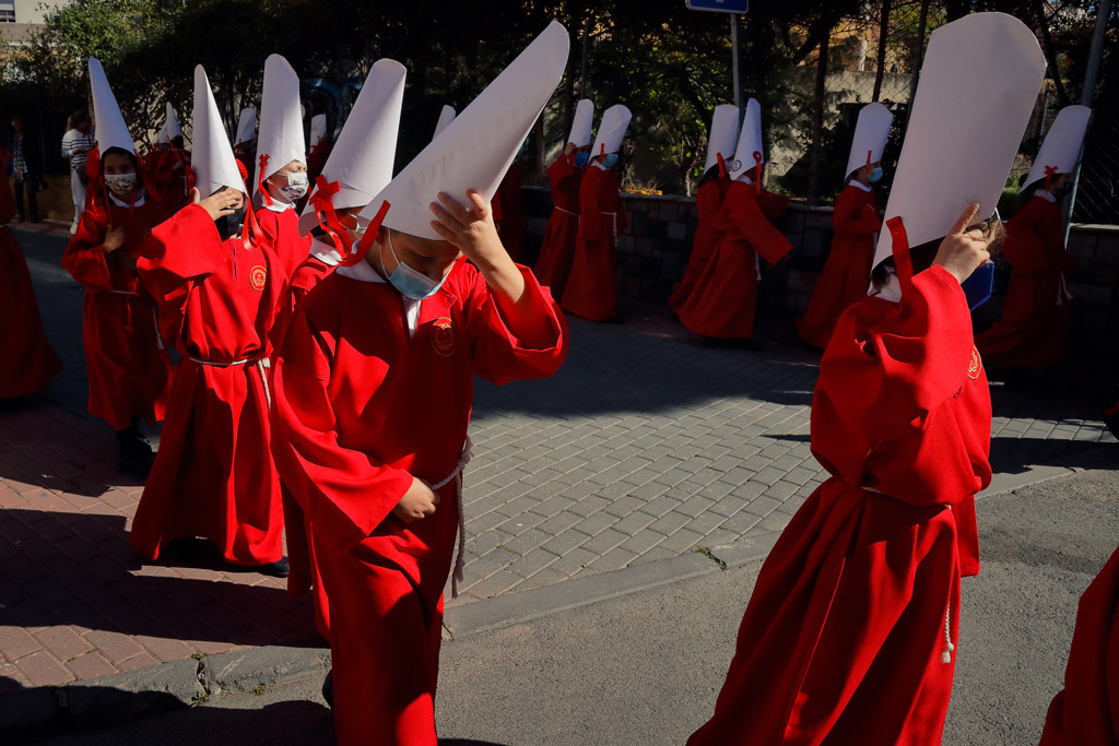 Alumnos de Villa Pilar vestido de Nazarenos - Semana Santa Santo Ángel 2022