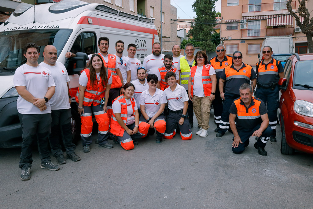 Equipo de Cruz Roja y Protección Civil