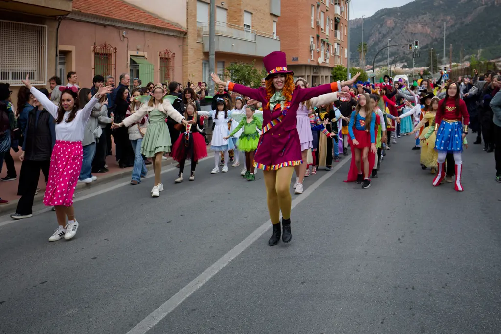 Comparsa del CEIP Santo Ángel en el desfile de Carnaval 2026