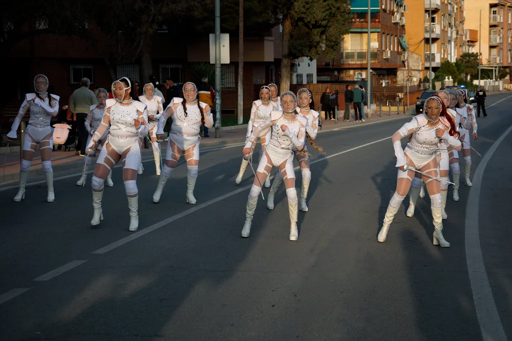 La comparsa "Ellas Mandan" en el desfile de carnaval 2026