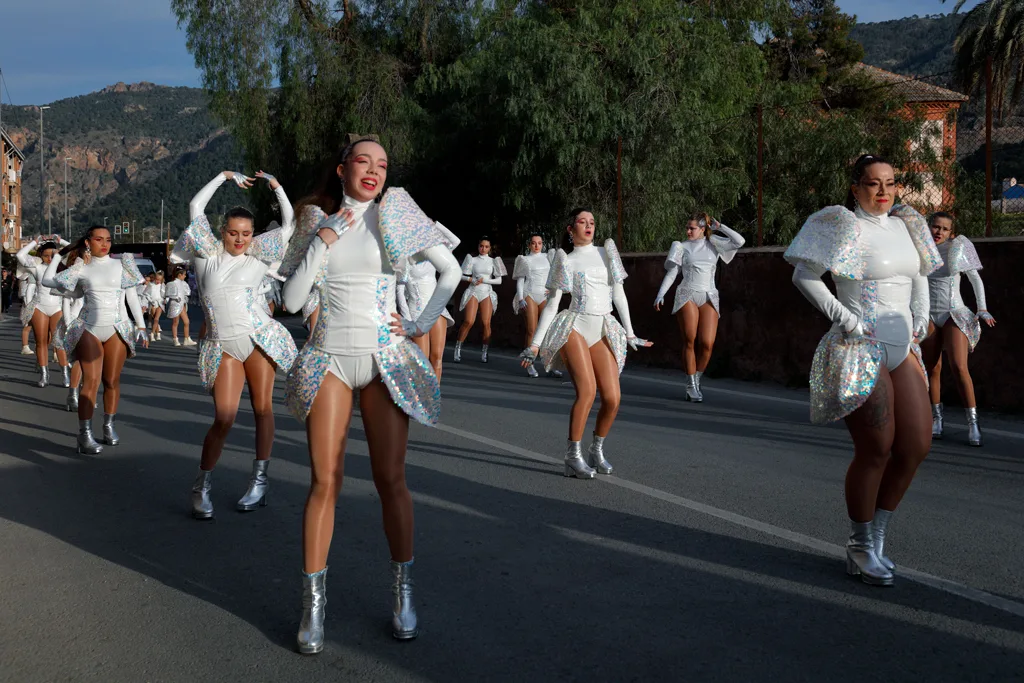 La comparsa "Esmeralda Torres" en el desfile de carnaval 2026