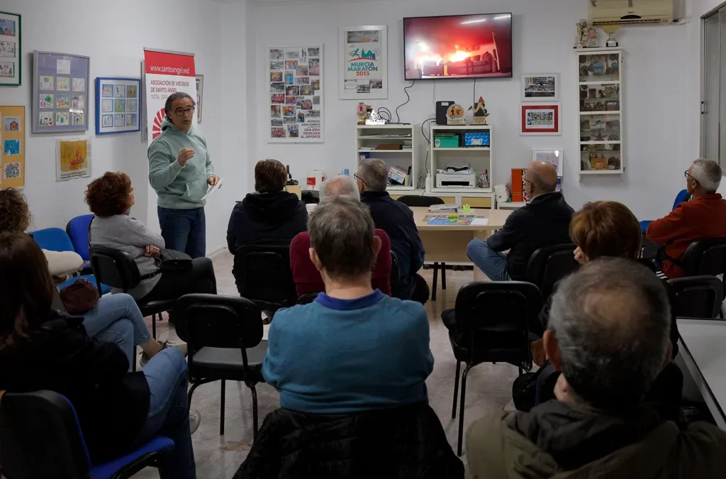 Lecciones de los bomberos en Santo Ángel