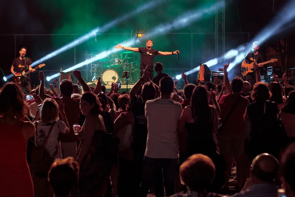 El grupo musical Los Happys en Santo Ángel (2018) El grupo musical Los Happys en Santo Ángel (2018)