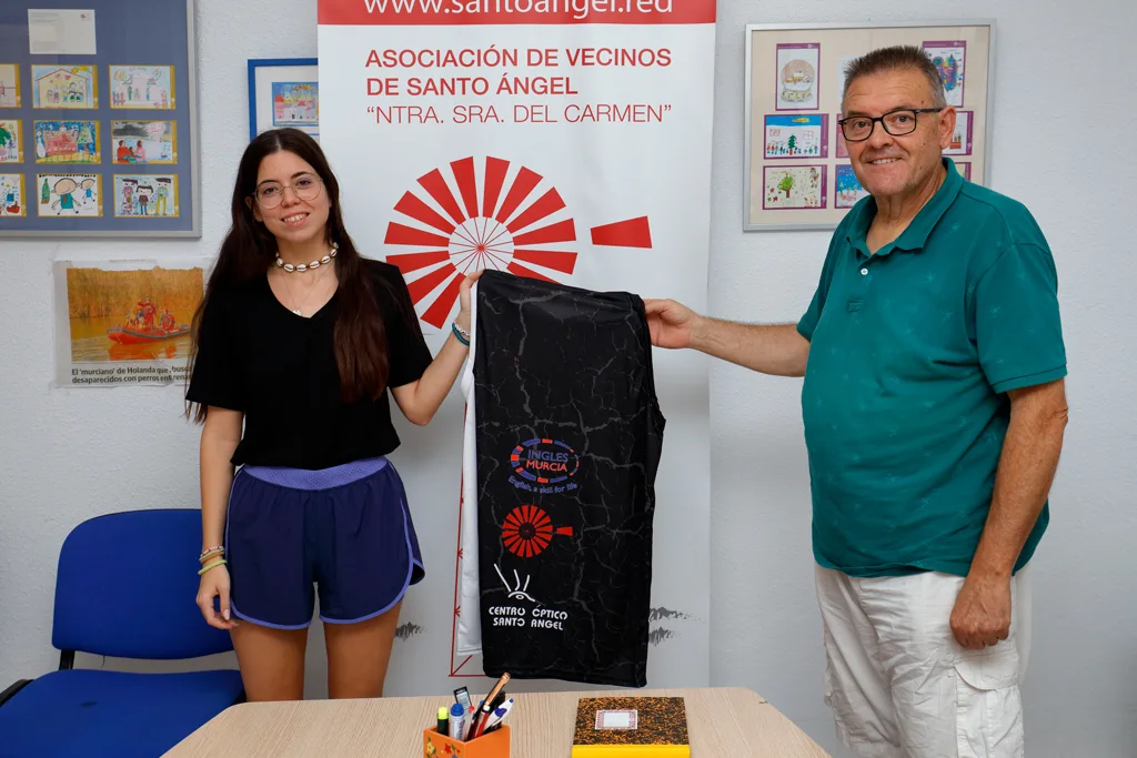 Patrocinio del equipo de baloncesto femenino por parte de la asociación de vecinos de Santo Ángel. Patrocinio del equipo de baloncesto femenino por parte de la asociación de vecinos de Santo Ángel.